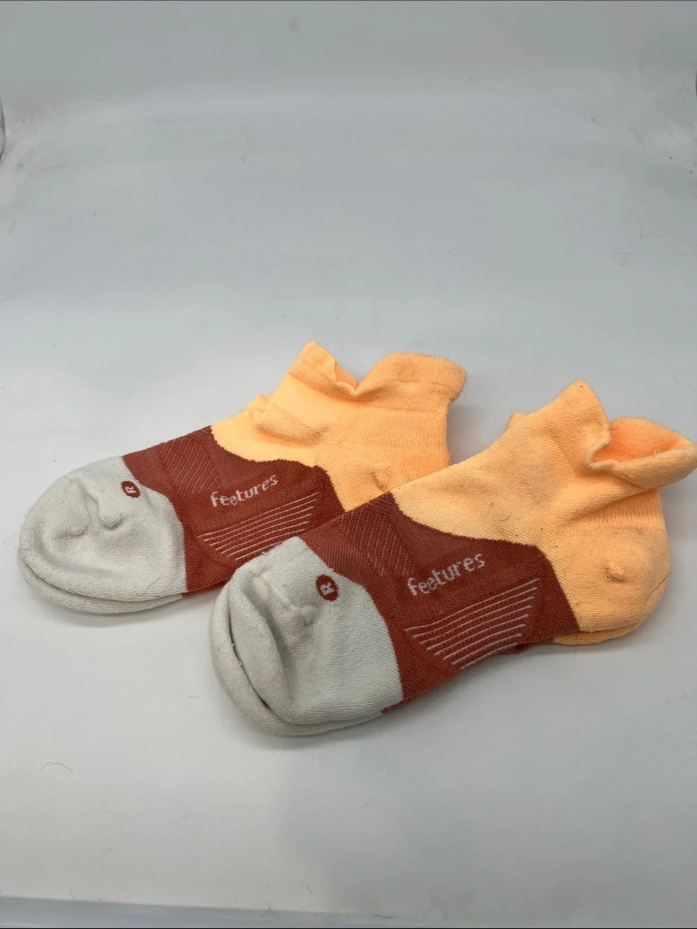 Feetures Elite Max Cushion No Show Tab Running Socks Medium 2 Pack New